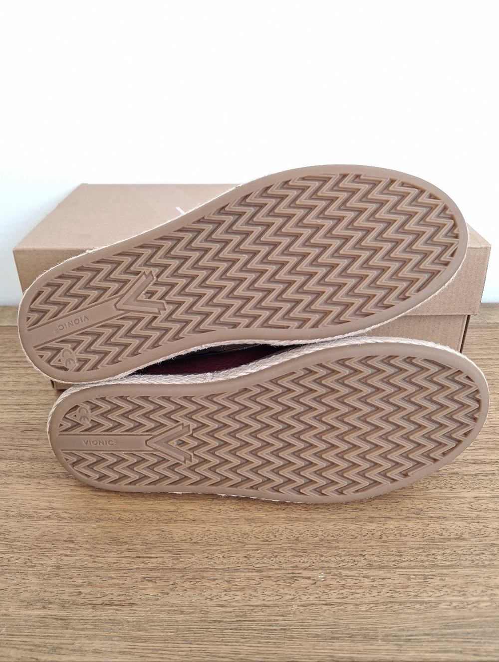 (New)‎ Vionic – Bay Comfort Leather Boat Shoes (Cherry Jubilee) – Women's 6.5 - Picture 9 of 13